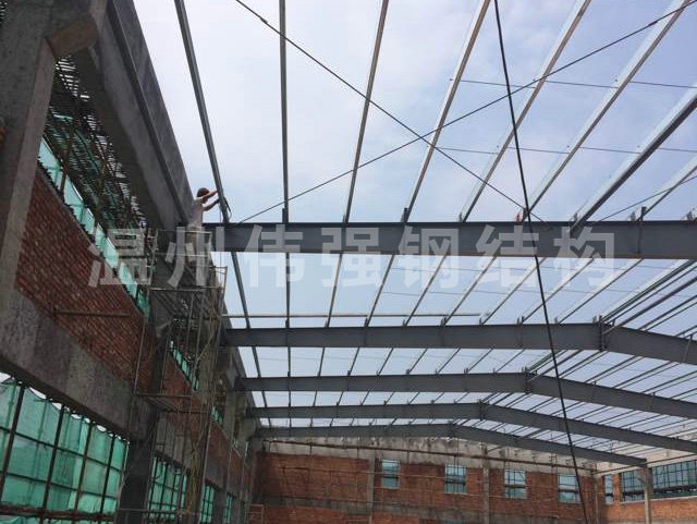 鋼結(jié)構(gòu)